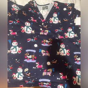 NEW XMAS SCRUBS 2XL
